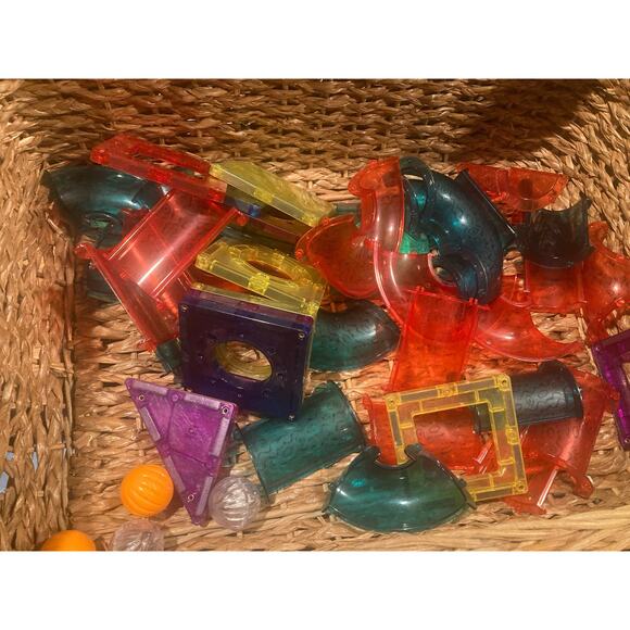 Magnetic Tiles + Pipe Set TONS of pieces Pre-owned Playmags + Lukat Brands - Picture 16 of 16